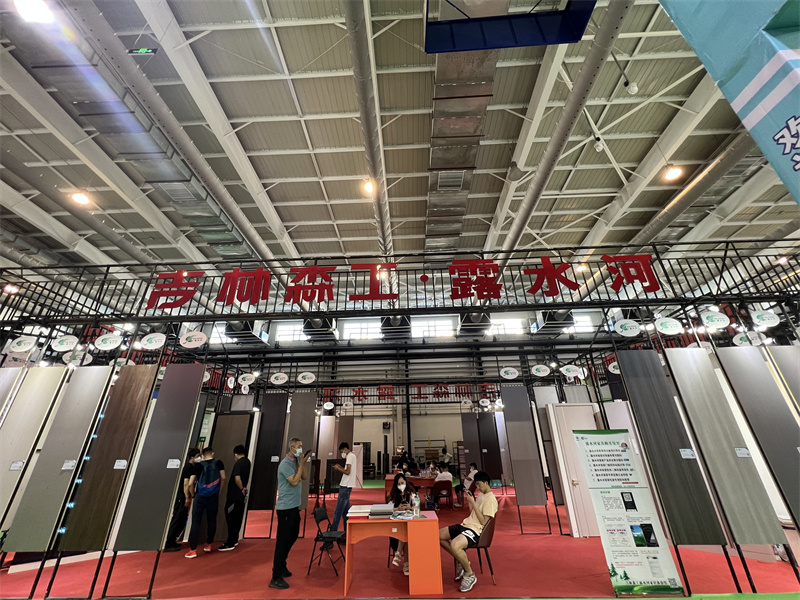 18LUCK官网板材参展东北（长春）第26届构筑装璜及资料展览会圆满成功
